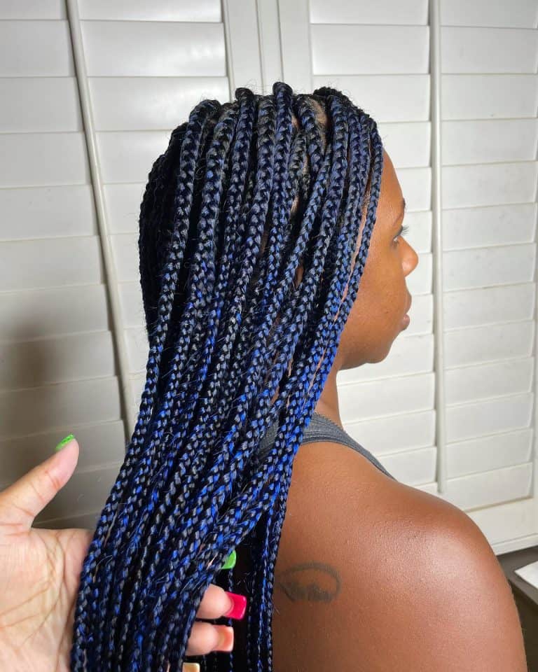 blue knotless braids